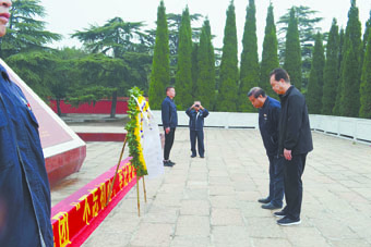 弘揚(yáng)革命精神  堅(jiān)定理想信念 ——集團(tuán)黨委開(kāi)展“不忘初心、牢記使命”主題教育黨日活動(dòng)