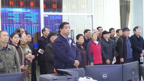 老干部們都說“集團(tuán)真暖心，做公交人真自豪！”